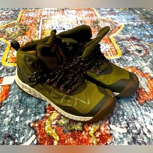 KEEN Women's Nxis Evo Mid Height Waterproof Fast Packing